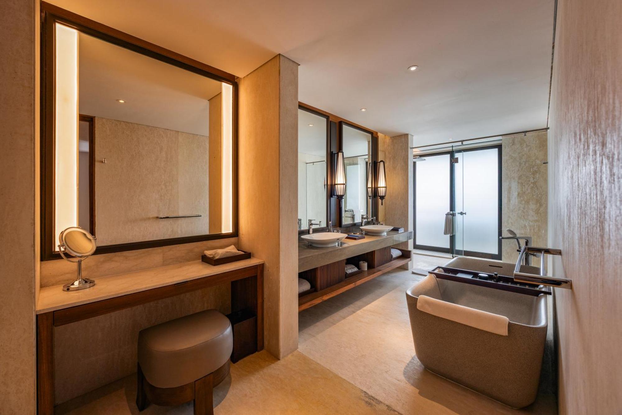 Inna Bali Hotel 5*