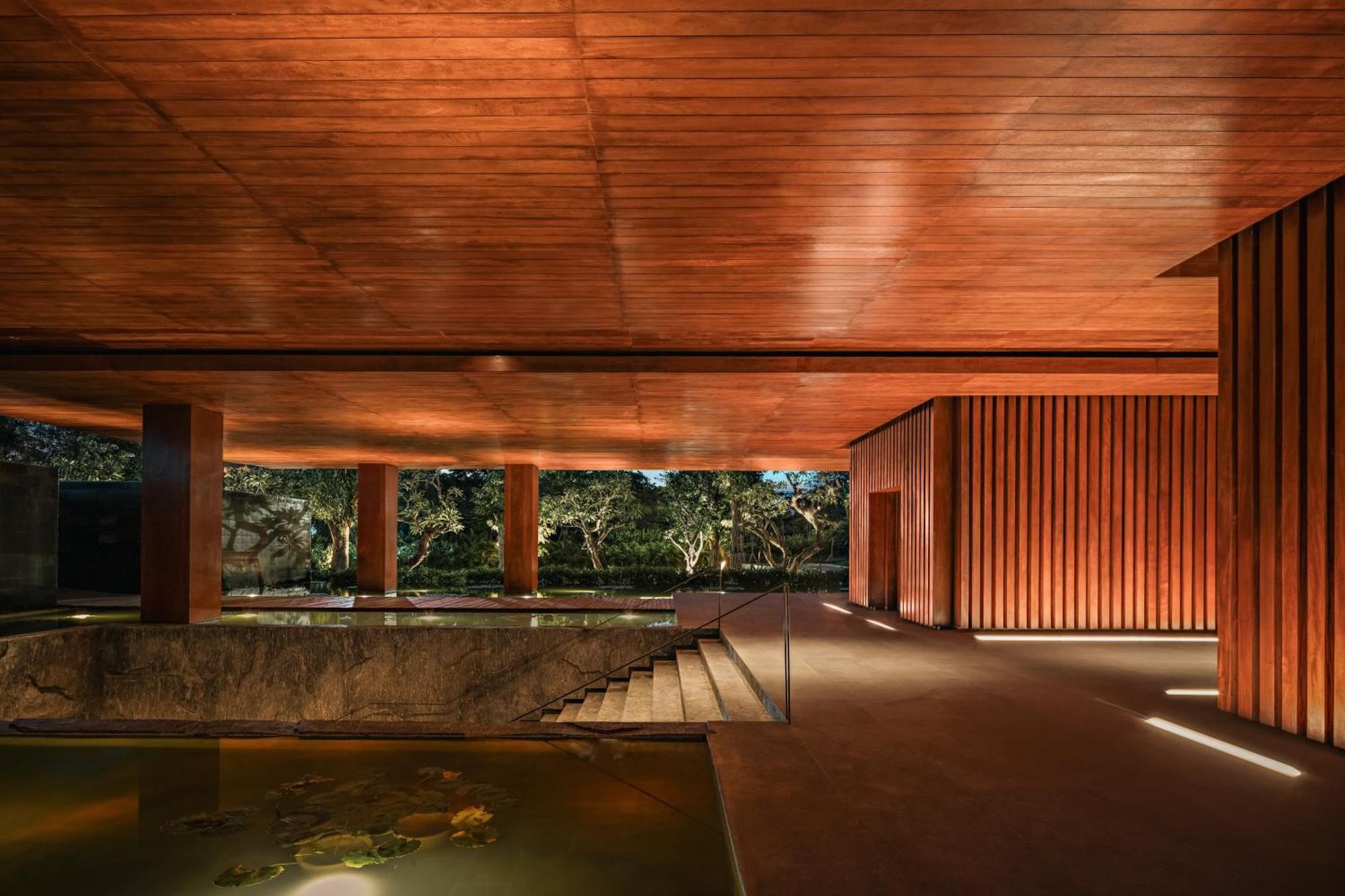 Hotel Inna Bali 5*